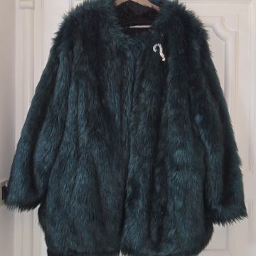 Smaragdno zelena bundica od umjetnog krzna Ulla Popken