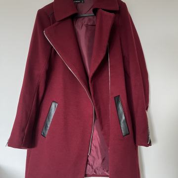 Stradivarius asimetrični kaput vl.M