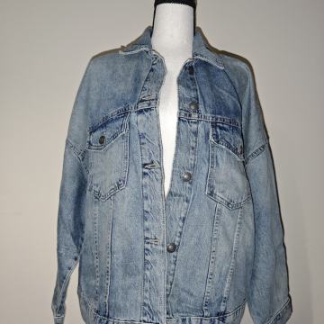 Stradivarius traper jakna NOVO