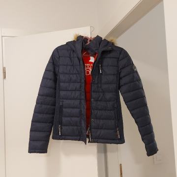 Superdry jakna zimska zenska M vel. nova