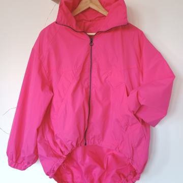 Ružičasta jakna balon kroja