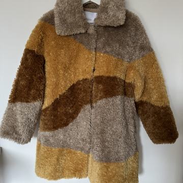 Bershka teddy kaput/ bunda vl.XS