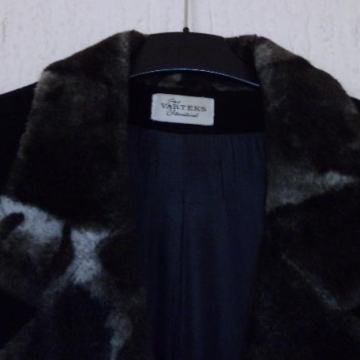 "Varteks" ženski crni dugački kaput vel. 42