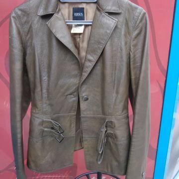 Versace Versus kožna jakna. Prigoda