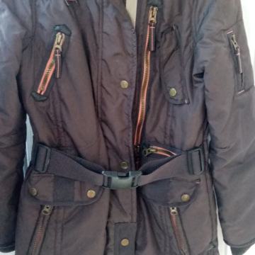 YESSICA BR.38/M KVALITETNA UGODNA I TOPLA JAKNA