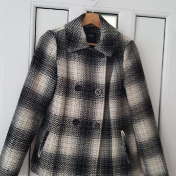 Yessica kaputic br 38