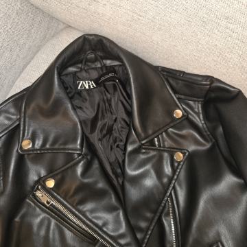 Zara kožna jakna