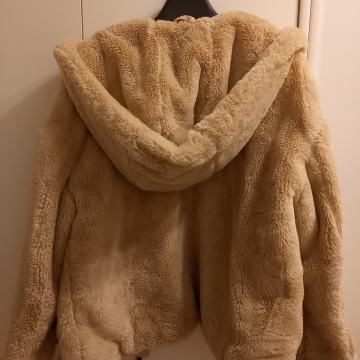 Zara krznena kratka bunda