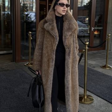 Zara krzneni kaput *Novo