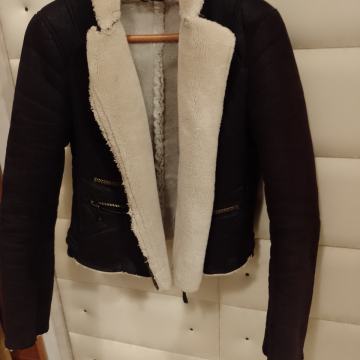 Zara vel.38 kožna postavljena jakna ugodna i topla