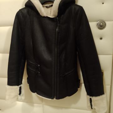 Zara vel.XS kvalitetna kožna postavljena jakna