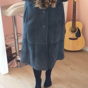 Ženska bunda br.38, neoštećena, predivna i udobna, prodajem