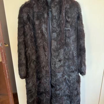 Zenska bunda od nerca