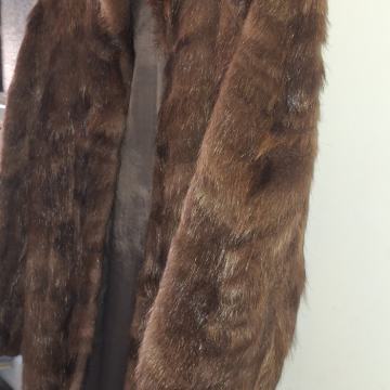 Zenska bunda od nerca