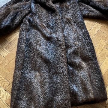 Ženska bunda - veličina 50 - nutrija