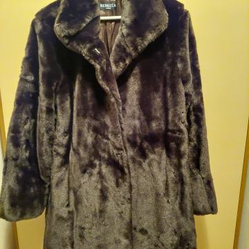 Ženska bunda, nova, nenošena