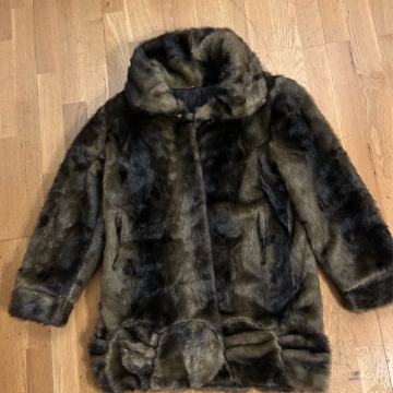 ZENSKA BUNDA UMJETNO KRZNO BR XL