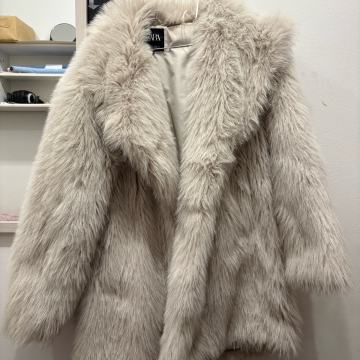 Ženska bunda, veličina M