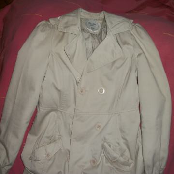 ŽENSKA JAKNA -BERSHKA-br.40