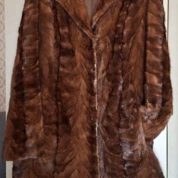 Ženska jakna od nerca