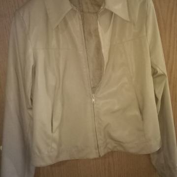 Ženska jakna vel. 38