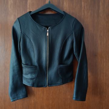 ŽENSKA JAKNA VEL.34-36