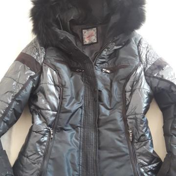 ŽENSKA JAKNA vel. M