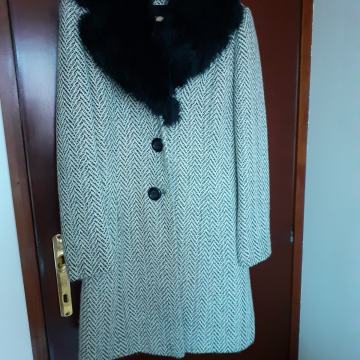 Ženska jakna Yessica sa krznenim okovratnikom