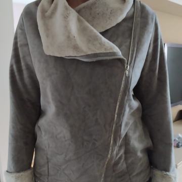 Ženska jaknica sa krznom vel.M