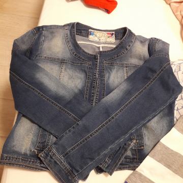 Zenska jaknica od trapera