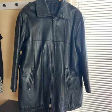 Ženska kožna jakna/kaput vel. 44/46