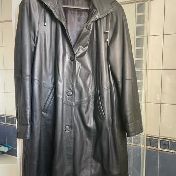 Ženska kožna jakna