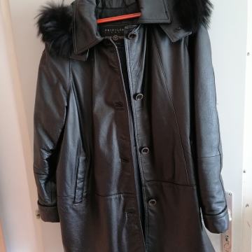 Ženska kožna jakna