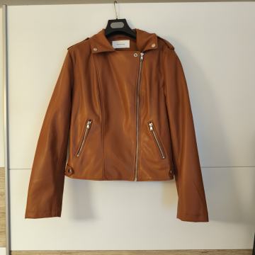 Ženska kožna jakna