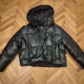 Ženska kožna pufer jakna vel M Stradivarius