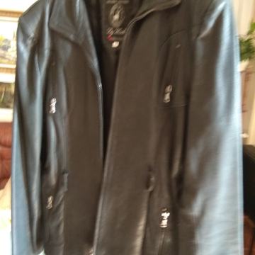 ženska kožnena jakna