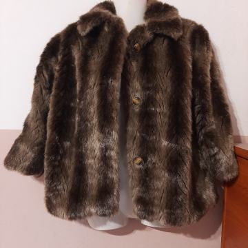 Nova ženska kratka bunda