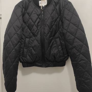 ŽENSKA KRATKA JAKNA L NOVO