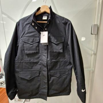 Ženska kratka jakna NIKE, vel. M, crna, novo