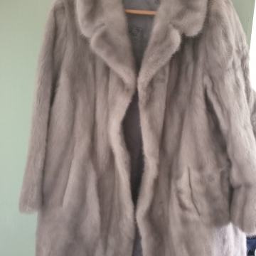 zenska krznena bunda