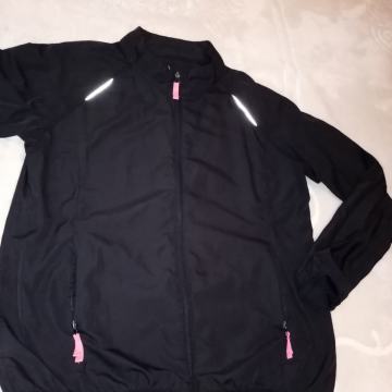 Ženska lagana jaknica veličina M