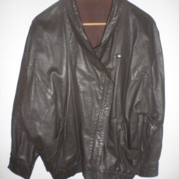 ŽENSKA LAGANA KOŽNA JAKNA 42 L