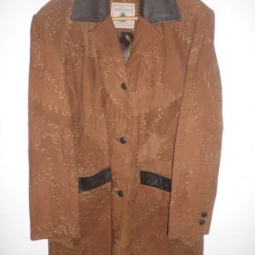 ŽENSKA LAGANA KOŽNA JAKNA / KAPUT 44 L