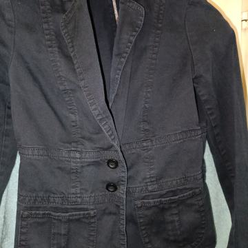 Ženska lagana ljetna jakna crna