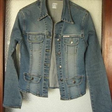 ŽENSKA LAGANA TRAPER JAKNA 36 S