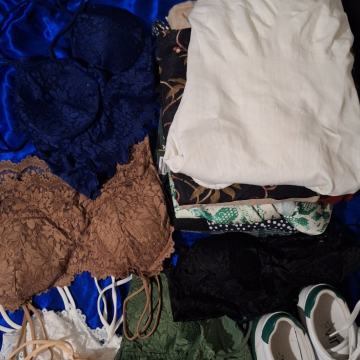 Ženska odjeća br.S I obuća 37,40,...dvije crne vrećeimam,uredna,očuvan