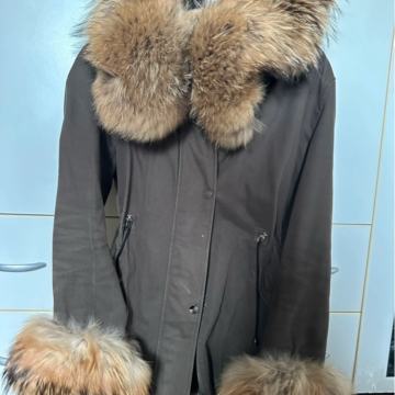 Zenska parka sa pravim krznom