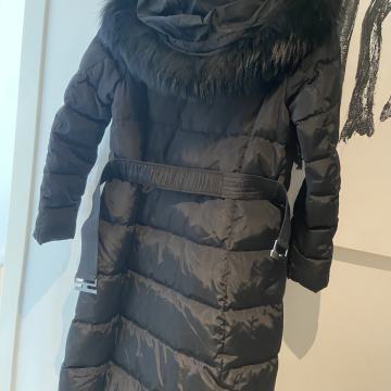 Ženska pernata jakna s krznom Di Caprio vel S