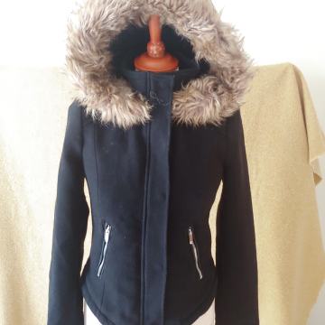 Ženski crni kratki kaput Zara, vel. S