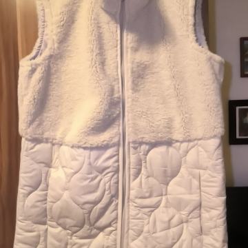 Ženski dugački krzneni prsluk